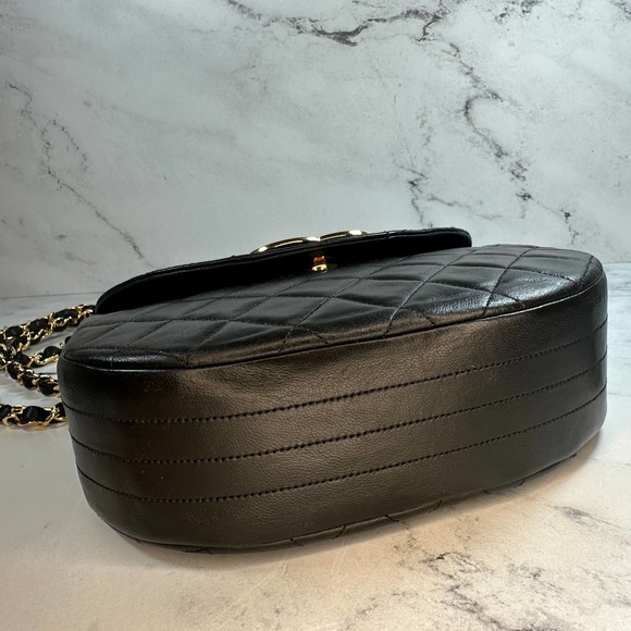 ❌❌ Chanel Vintage Mini Crossbody Bag Round Moon Flap Oversized CC Black/Gold 24K - Picture 4 of 16